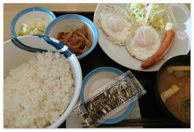 松屋の「ソーセージエッグ定食」